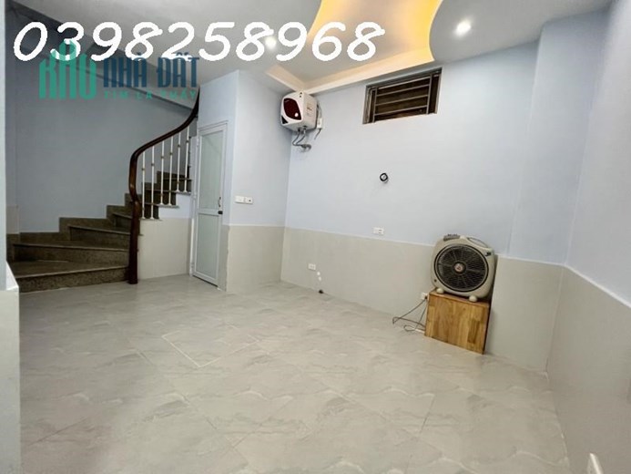 BÁN NHÀ NHÂN HÒA, 30m2x 5T, MT5m, Ô TÔ ĐỖ CỔNG, LÔ GÓC, KINH DOANH, CHỈ NHỈNH 2 TỶ