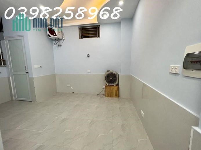 BÁN NHÀ NHÂN HÒA, 30m2x 5T, MT5m, Ô TÔ ĐỖ CỔNG, LÔ GÓC, KINH DOANH, CHỈ NHỈNH 2 TỶ
