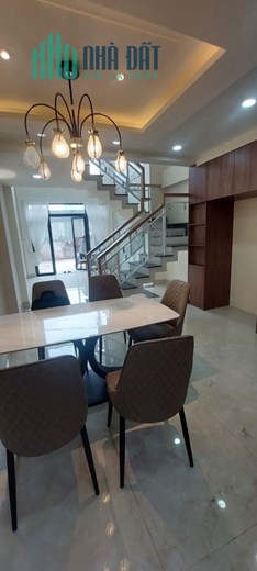 TUYỆT PHẨM AO ĐÔI 5 TẦNG PHONG CÁCH ĐẲNG CẤP - NỘI THẤT XỊN SÒ, TOÀN GỖ TỰ NHIÊN - NHỈNH 6 TỶ.