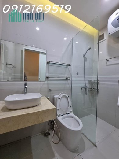 BÁN NHÀ QUAN NHÂN, 32m2x 4T, MT4.5m, Ô TÔ ĐỖ CỔNG, LÔ GÓC, KINH DOANH, CHỈ NHỈNH 2 TỶ