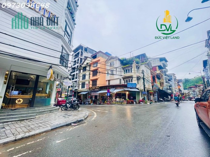 Bán nhà 3 tầng tt SaPa, Lào Cai Dt: 75,5 m2(mt 4,7) Hường Nam giá chỉ 17 tỷ đồng