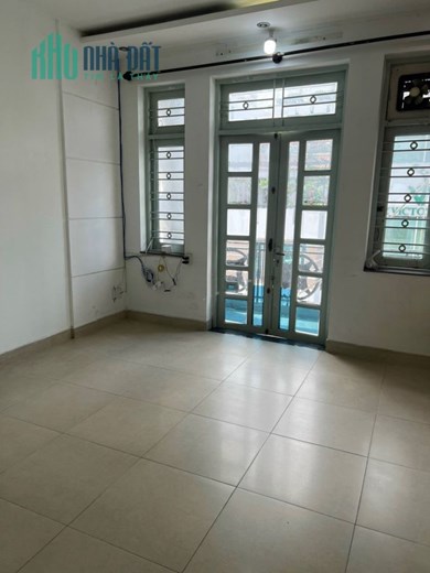 Mặt Bằng Lầu 3 Mặt Tiền Huỳnh Văn Bánh 50m2 Kinh Doanh Mọi Ngành Nghề