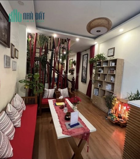 Chính chủ cho thuê nhà 5 tầng phố Đào Tấn, Ba Đình, Hà Nội- Diện tích: 45 m2 x 5 tầng. Nhà mới