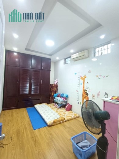 Nhà đẹp Nguyễn Phúc Lai 40m2 4 tầng cách ô tô tránh 10m giá 5 tỷ