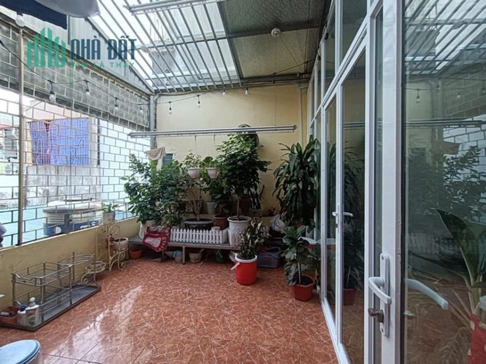 Nhà đẹp Nguyễn Phúc Lai 40m2 4 tầng cách ô tô tránh 10m giá 5 tỷ