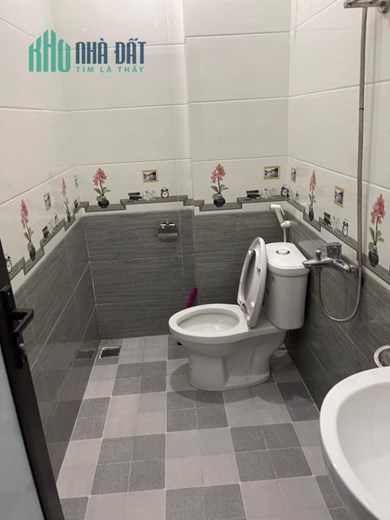 CẦN BÁN GẤP! NHÀ VŨ TRỌNG PHỤNG –TX, 46M2*5T, BA GÁC TRÁNH GIÁ 5.7 TỶ.