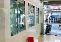 Cần bán nhà mặt tiền đường Nguyễn Hoàng ngay trung tâm thành phố giá rẻ hơn thị trường 500tr