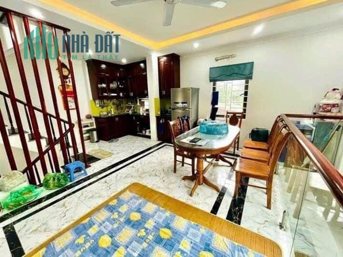 6 TẦNG- LÔ GÓC- THOÁNG - NỘI THẤT LUNG LINH-  ĐƯỜNG NGUYỄN VĂN LINH - LONG BIÊN- GIÁ NHỈNH 3 TỶ!