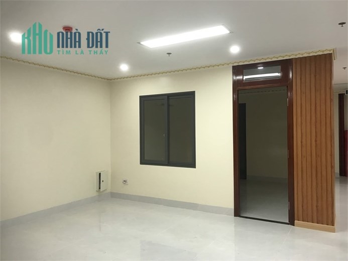 Cho thuê tòa nhà 1T3L mới xây đẹp trục chính kđt chí linh, tpvt