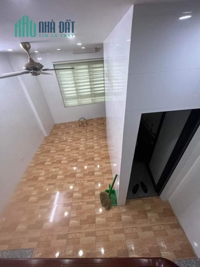 Đang cần tìm khách thuê nhà nguyên căn mặt phố Trần Đại Nghĩa 25m, 5 tầng, mt 4.2m. Giá 18 tr/1