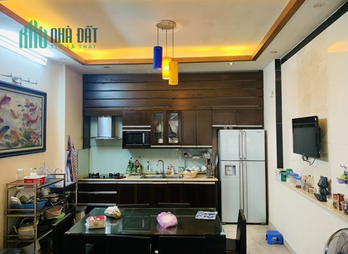 Cực hiếm Phạm Văn Đồng 62m2 gara ô tô, sát phố, 2 thoáng 6 tầng 6 tỷ