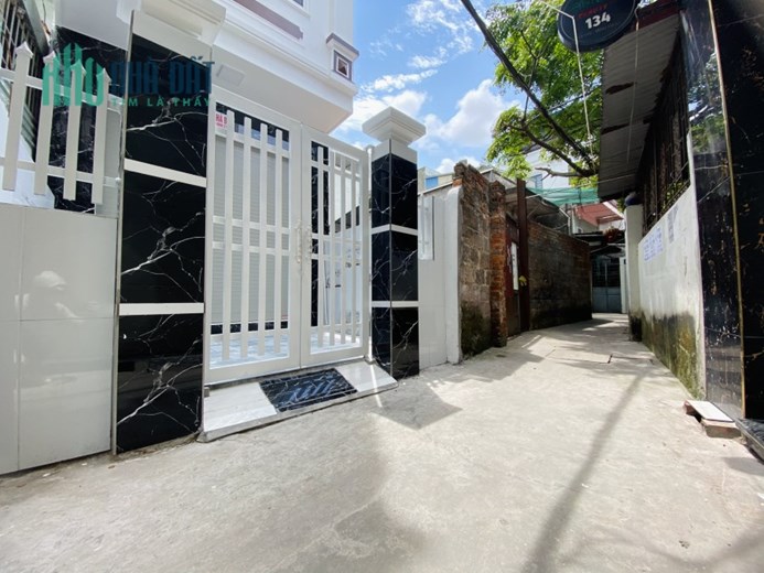 Bán nhà 55m 3 tầng độc lập mới tinh mặt ngõ Miếu Hai Xã GIÁ 3.1 tỉ ngõ nông