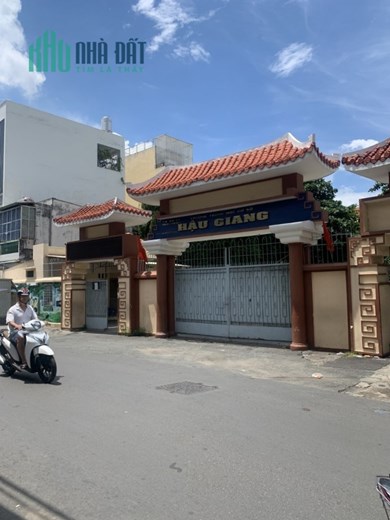 Nhà mặt tiền bán gấp 35m2 Lò Siêu Quận 11 3 tầng nở hậu giá rẻ chỉ 5 tỷ nhỉnh