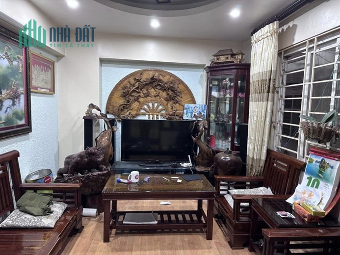 Chính chủ bán nhà Phố Giáp Nhất Thanh Xuân 40m2 5 tầng Ô tô đỗ cửa 4,15 tỷ