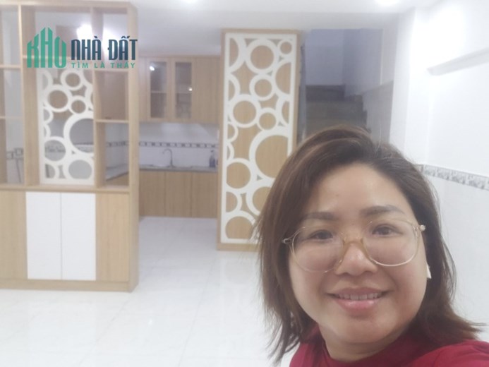 CHỈ HƠN 3 TỶ XÍU CÓ NGAY HỘ KHẨU THÀNH PHỐ VỚI 3 TẦNG - GIÁP TÂN PHÚ - XE 16 CHỖ TỚI NHÀ.
