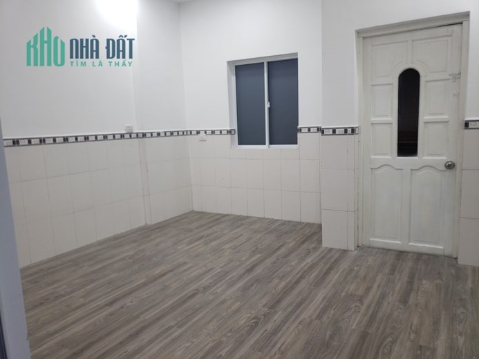CHỈ HƠN 3 TỶ XÍU CÓ NGAY HỘ KHẨU THÀNH PHỐ VỚI 3 TẦNG - GIÁP TÂN PHÚ - XE 16 CHỖ TỚI NHÀ.