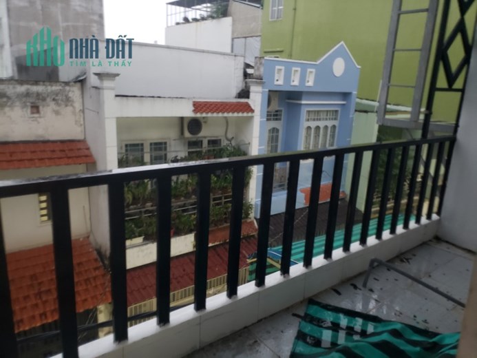 CHỈ HƠN 3 TỶ XÍU CÓ NGAY HỘ KHẨU THÀNH PHỐ VỚI 3 TẦNG - GIÁP TÂN PHÚ - XE 16 CHỖ TỚI NHÀ.