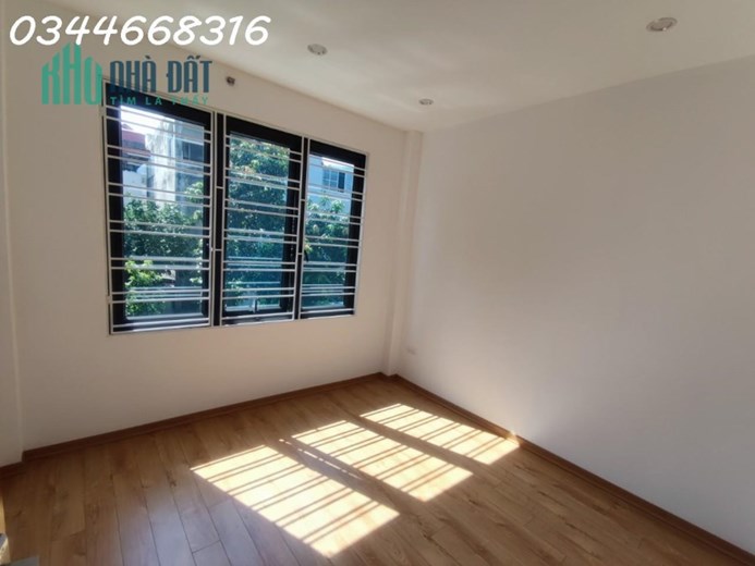 Bán nhà Thanh Am, Long Biên 35m2 xây 5 tầng, cách 30m ra đường ô tô tránh. Giá nhỉnh 3 tỷ