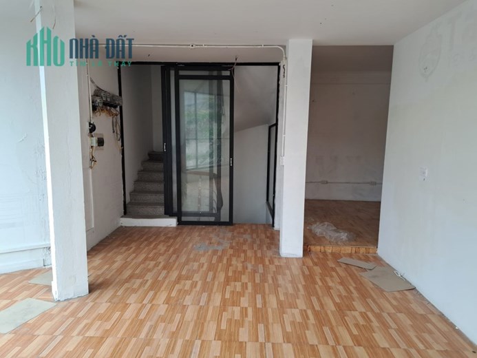 CHO THUÊ NHÀ MẶT PHỐ GẦN NGÃ 3 NGỌC HỒI - KINH DOANH - 35M2 - 6 TẦNG GIÁ 20 TRIỆU/THÁNG.