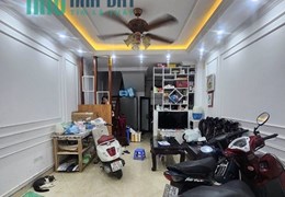 NHÀ ĐẸP PHẠM VĂN ĐỒNG – MẶT TIỀN LÝ TƯỞNG – GẦN PHỐ, GẦN Ô TÔ – NGÕ THÔNG THOÁNG – 6T x 35m2, NHỈNH
