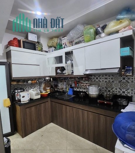 NHÀ ĐẸP PHẠM VĂN ĐỒNG – MẶT TIỀN LÝ TƯỞNG – GẦN PHỐ, GẦN Ô TÔ – NGÕ THÔNG THOÁNG – 6T x 35m2, NHỈNH