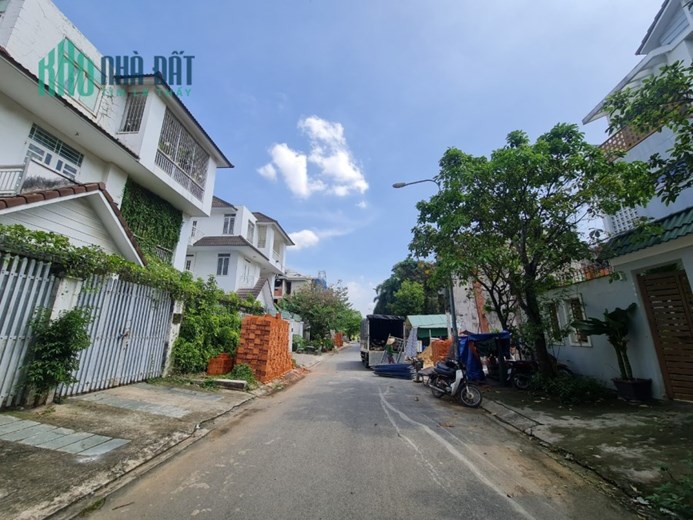 Bán nhà MT khu Đường Trục, vỉa hè 4m. DT 10x21m, chủ ngộp bank gấp bán