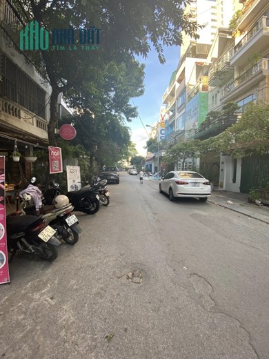 BÁN ĐẤT PHÂN LÔ CÁN BỘ HOÀNG QUỐC VIỆT NGHĨA ĐÔ 90M2 XÂY Ở HAY TÒA VĂN PHÒNG GIÁ 12 TỶ