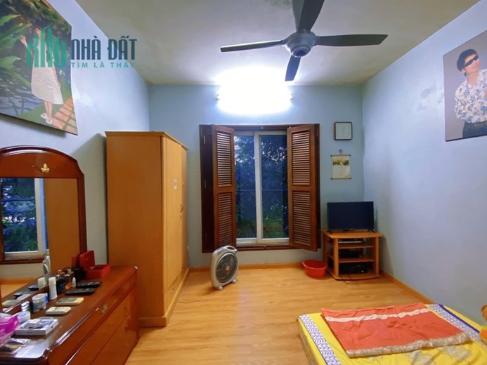 BÁN ĐẤT PHÂN LÔ CÁN BỘ HOÀNG QUỐC VIỆT NGHĨA ĐÔ 90M2 XÂY Ở HAY TÒA VĂN PHÒNG GIÁ 12 TỶ