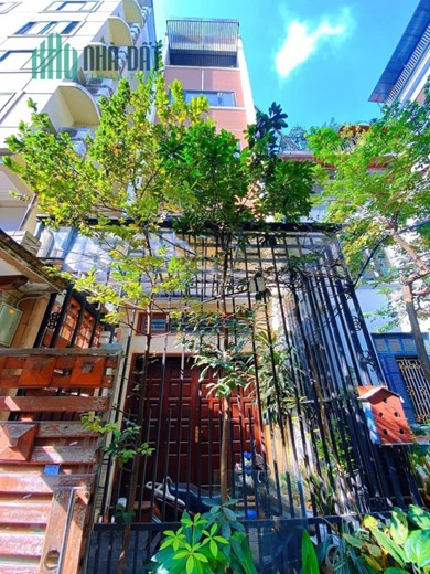 Nguyễn Ngọc Vũ, ô tô đỗ cửa, nhà đẹp gỗ lim, sân vườn, 62m2, 9.9tỷ