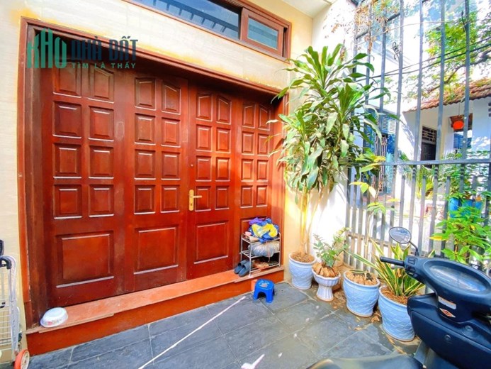 Nguyễn Ngọc Vũ, ô tô đỗ cửa, nhà đẹp gỗ lim, sân vườn, 62m2, 9.9tỷ