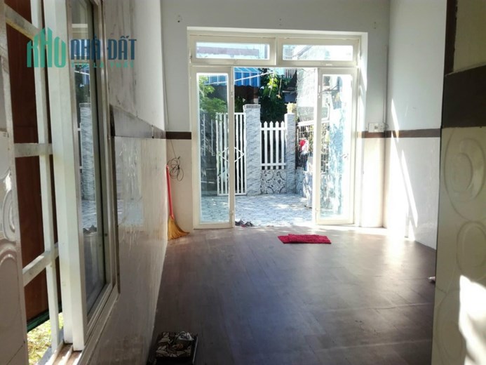 Nhà Tôn Đản 62m2, thẳng 50m ra Mặt tiền, 1.75 tỷ