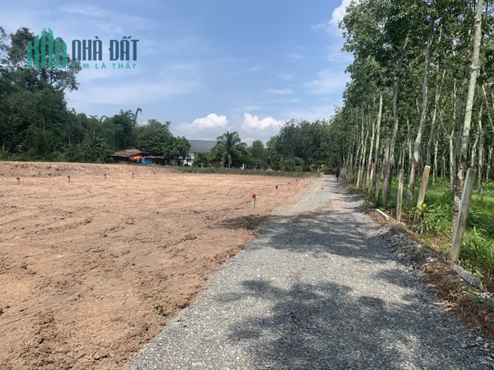 Bán đất 550tr/110m2 full thổ cư,sổ sẵn,cạnh KCN Thạnh Đức