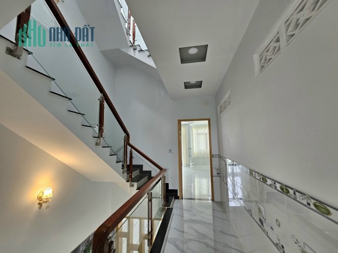 Bán nhà Nguyễn Bình, 5x19m, 4 tầng, giá 5.2 tỷ