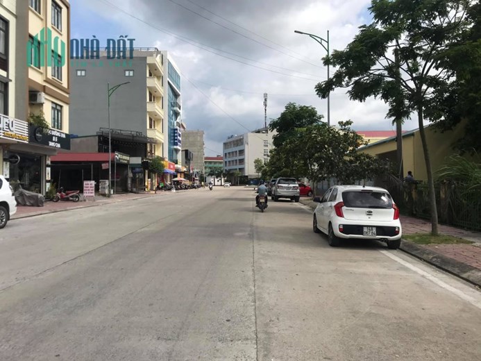 Cần bán nhiều ô đất khu vực trung tâm Hồng Hải,Cột 3, trung tâm Hạ Long.