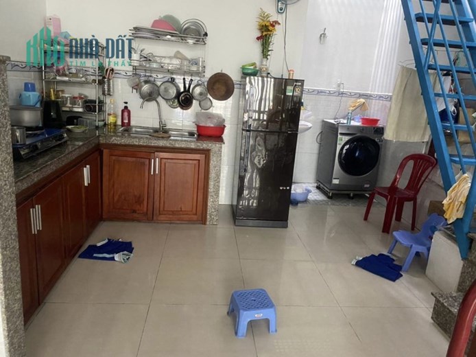 Bán nhà Hẻm xe tải, Đường 18, BHH Bình Tân, 40m2, chỉ 3.7 tỷ TL