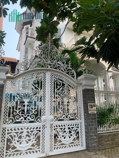 Bán căn biệt thự Đặng Thùy Trâm khu biệt thự cao cấp có công viên nước trước nhà.