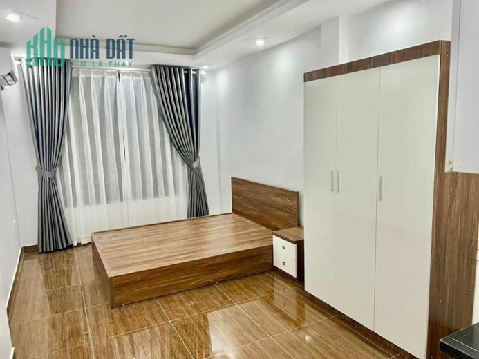 Gà đẻ trứng vàng tại Xuân Thủy. DT 700tr/năm; giá 9,9 tỷ 65m2 x6 tầng thang máy
