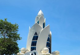cho thuê hotel 3* nha trang trang. 14 tầng 57 phòng. giá 160 tr/ tháng
