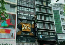 Hàng ngộp cần bán gấp nhà mặt tiền Châu Văn Liêm, Q5.