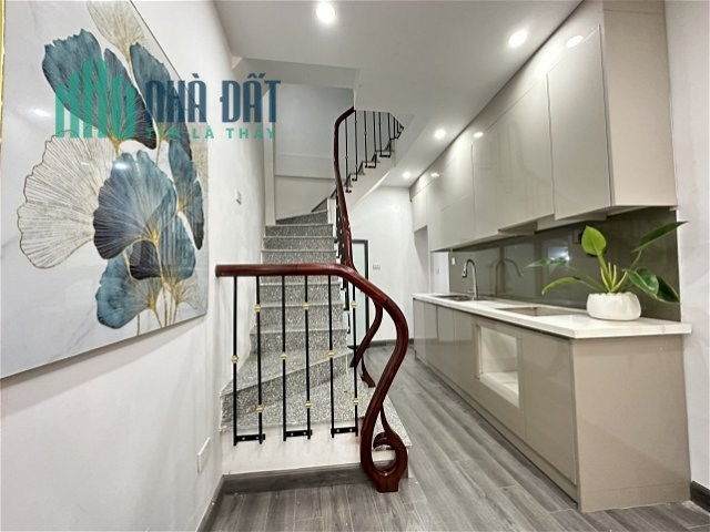 BÁN NHÀ T Y SƠN 26M, KINH DOANH, 10 RA MẶT PHỐ, NHÀ 4 TẦNG GIÁ HƠN 2 TỶ