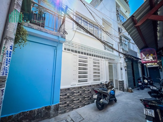 Nhà bán Thống Nhất 5,6 x 11m cách mặt tiền 20m Giá nhỉnh 4 tỷ