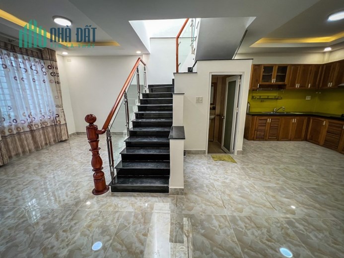 Nhà bán Thống Nhất 5,6 x 11m cách mặt tiền 20m Giá nhỉnh 4 tỷ