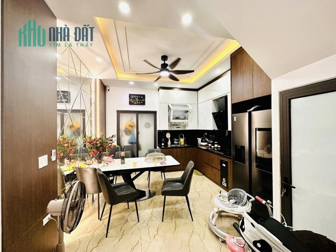 Bán Nhà Phân Lô Phố Trương Định, Quận Hoàng Mai, 60m x 5T, Giá 6.5 tỷ.