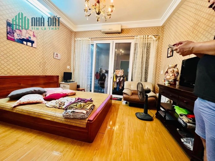 Chỉ 4 Tỷ, Nhà phân Lô Phố Minh Khai, 50m x 5 tầng.
