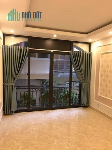 Đầu phố Láng; 37.9m2; nhà 5 tầng! Chỉ 4.15 tỷ - Lô góc mới tinh