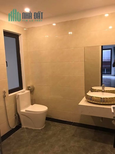 Đầu phố Láng; 37.9m2; nhà 5 tầng! Chỉ 4.15 tỷ - Lô góc mới tinh
