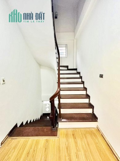 Bán gấp nhà Cầu Giấy Quan Hoa - 50m²; mt 5m x 5 tầng đẹp - gần phố - chỉ 5,99 tỷ.