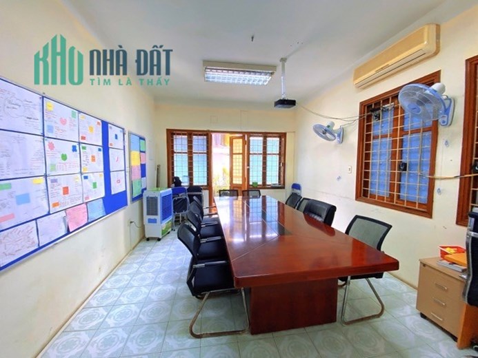 BÁN NHÀ NGUYỄN CHÍ THANH Ô TÔ 7 CHỖ VÀO NHÀ 2 THOÁNG, 20M RA MẶT PHỐ, Ô CHỜ THANG MÁY, KD