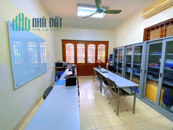 BÁN NHÀ NGUYỄN CHÍ THANH Ô TÔ 7 CHỖ VÀO NHÀ 2 THOÁNG, 20M RA MẶT PHỐ, Ô CHỜ THANG MÁY, KD