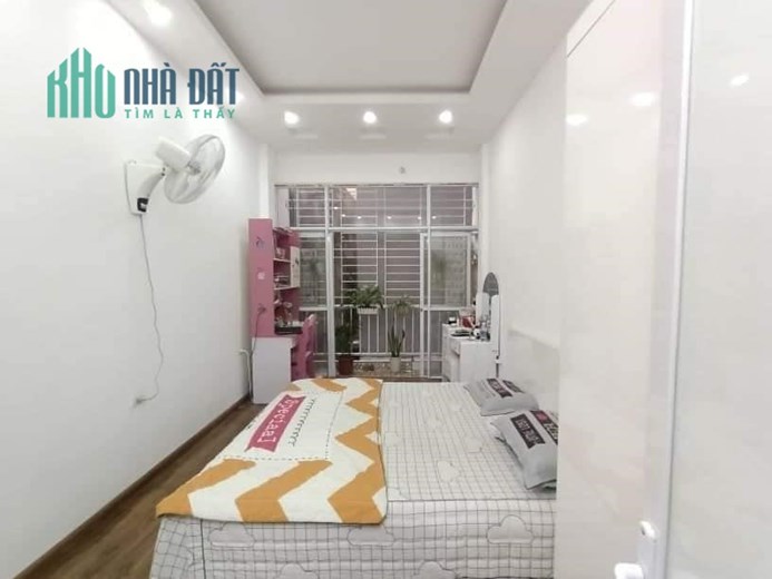 Bán nhà 5 tầng Ngõ Lệnh Cư nhà nhỏ nhỏ xinh xinh giá 2 tỷ 6